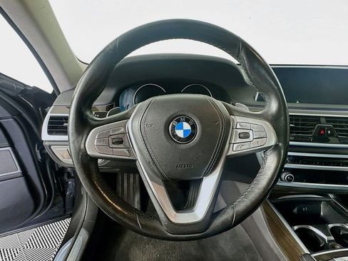 Used 2019 BMW 740i xDrive AWD/4WD image 11