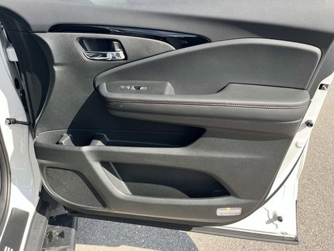 Used 2025 Honda Ridgeline Black Edition image 23