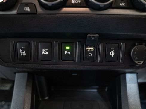 Used 2017 Toyota Tacoma TRD Off-Road image 20