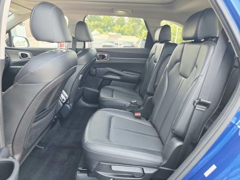 Used 2021 Kia Sorento EX w/ Panoramic Sunroof Package AWD/4WD image 13