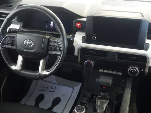 Certified 2024 Toyota Tacoma TRD Off-Road AWD/4WD image 27