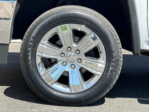 Used 2018 GMC Sierra 1500 SLT w/ Enhanced Driver Alert Package image 26