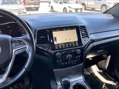 Used 2021 Jeep Grand Cherokee Laredo X image 5