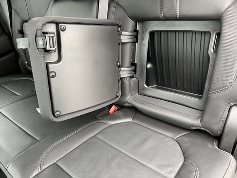 Used 2022 Chevrolet Silverado 1500 High Country w/ Safety Package II image 18