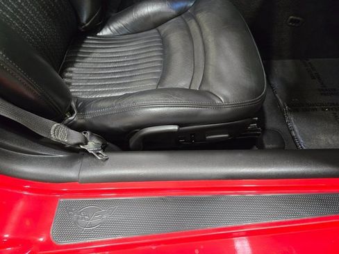 Used 2001 Chevrolet Corvette Convertible w/ Preferred Equipment Group2 image 31