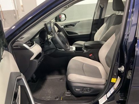 Used 2022 Toyota RAV4 XLE w/ Convenience Package AWD/4WD image 10
