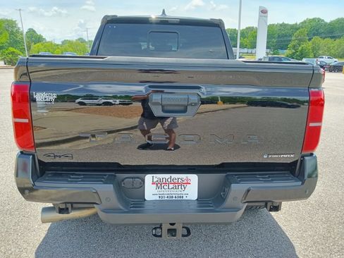 Used 2024 Toyota Tacoma TRD Off-Road AWD/4WD image 4