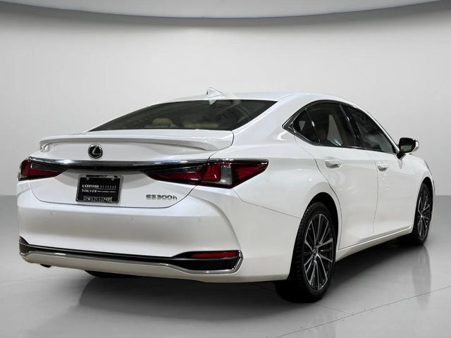 Used 2023 Lexus ES 300h w/ Accessory Package (Z1) FWD image 3