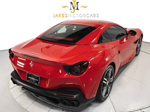 Used 2019 Ferrari Portofino RWD image 12