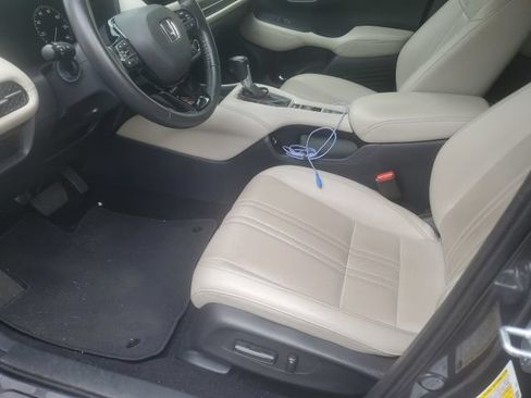Used 2023 Honda HR-V EX-L image 9