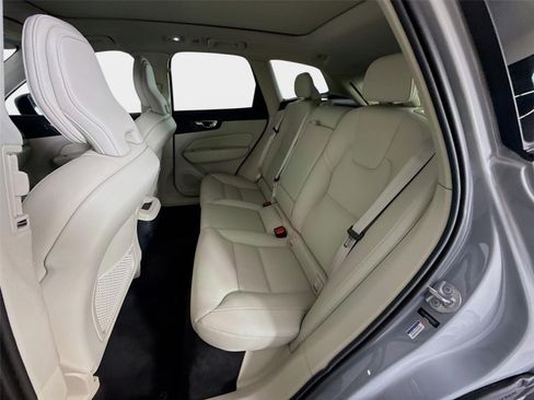 Used 2024 Volvo XC60 B5 Core w/ Protection Package AWD/4WD image 23