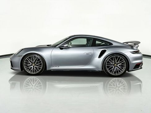 Used 2022 Porsche 911 Turbo S image 5