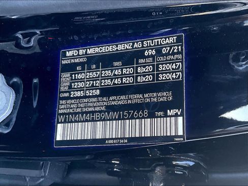 Used 2021 Mercedes-Benz GLB 250 4MATIC image 32