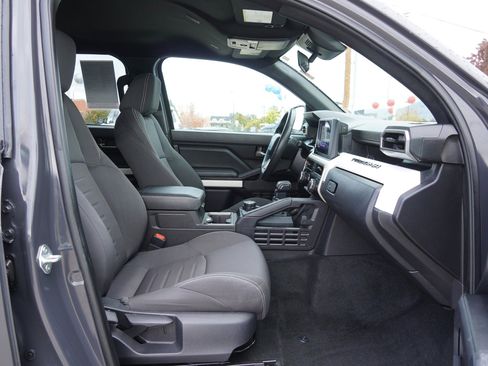 Used 2024 Toyota Tacoma TRD Off-Road image 21