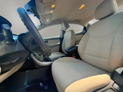 Used 2016 Hyundai Elantra SE FWD image 21
