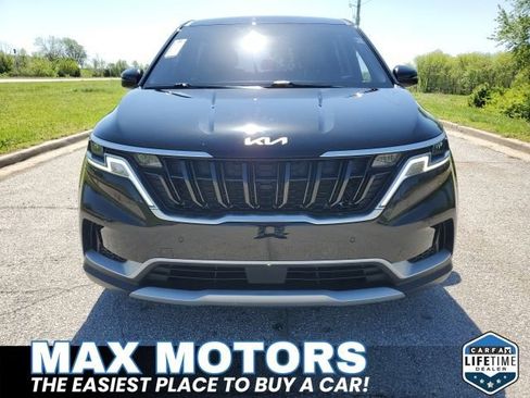 Used 2024 Kia Carnival EX FWD image 13