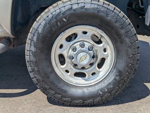 Used 2002 Chevrolet Silverado 2500 LT AWD/4WD image 42