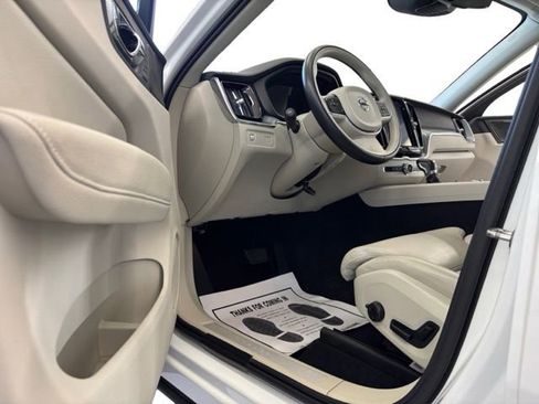 Used 2019 Volvo XC60 T6 Momentum w/ Advanced Package AWD/4WD image 8