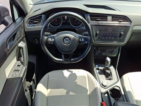 Used 2018 Volkswagen Tiguan SE AWD/4WD image 12