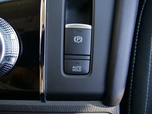 Used 2024 Mitsubishi Outlander ES image 14