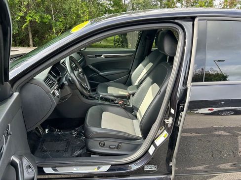 Used 2018 Volkswagen Passat 3.6 FWD image 15