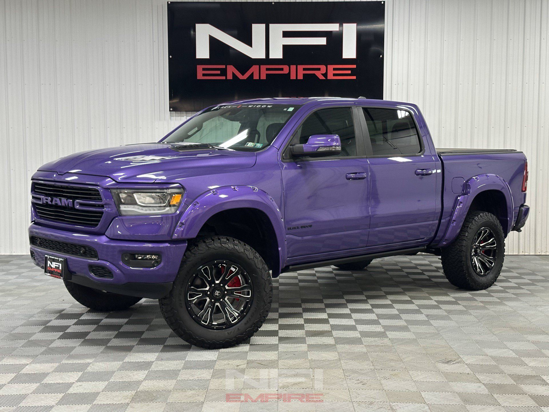 Used 2024 RAM 1500 Laramie AWD/4WD image 1