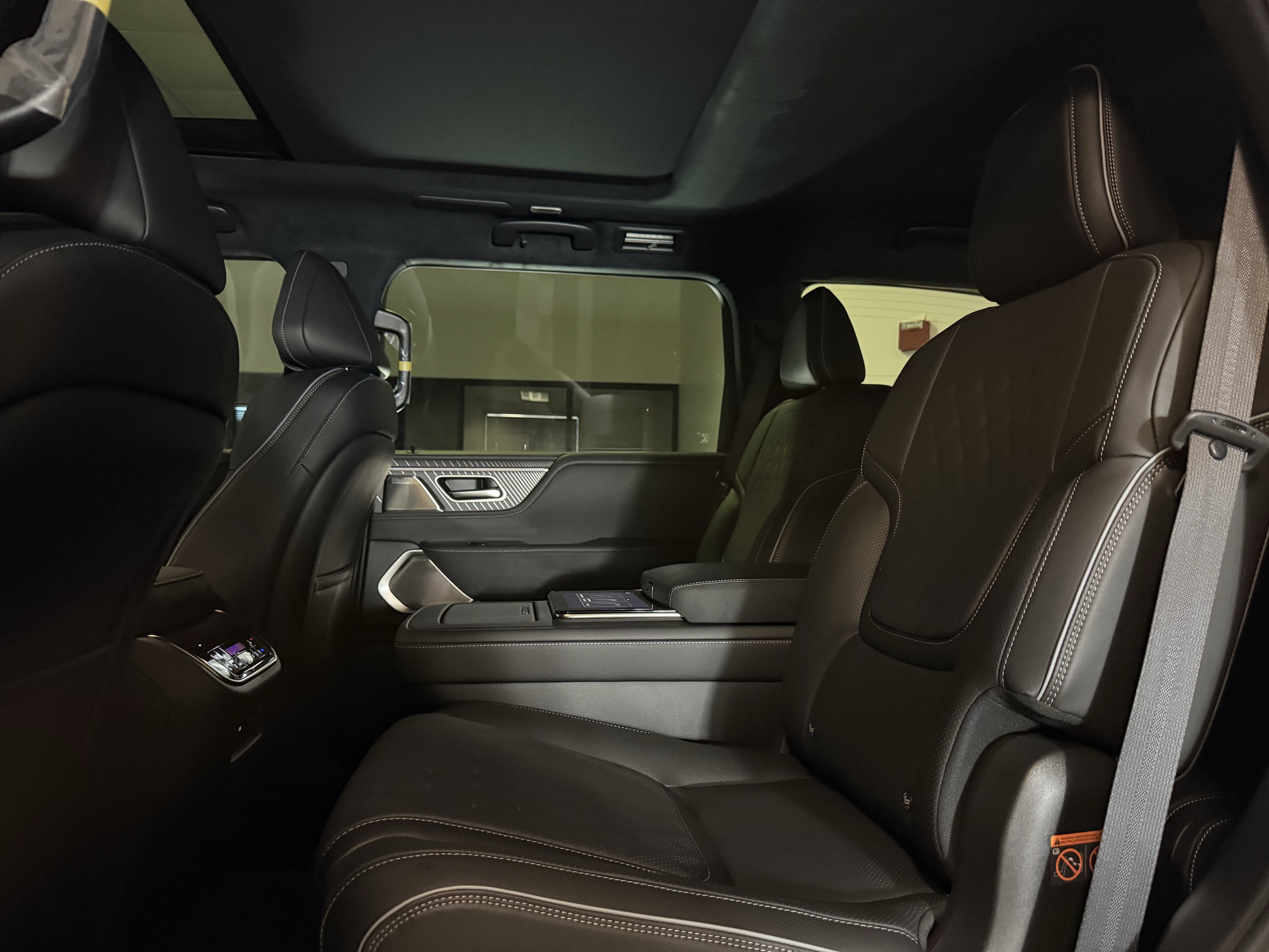 New 2026 INFINITI QX80 Autograph w/ Premium Cargo Package AWD/4WD image 14