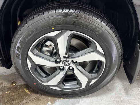 New 2025 Toyota RAV4 SE image 10