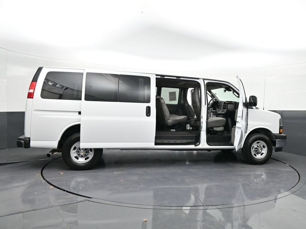 Certified 2024 Chevrolet Express 3500 LT w/ LT Preferred Equipment Group RWD image 38