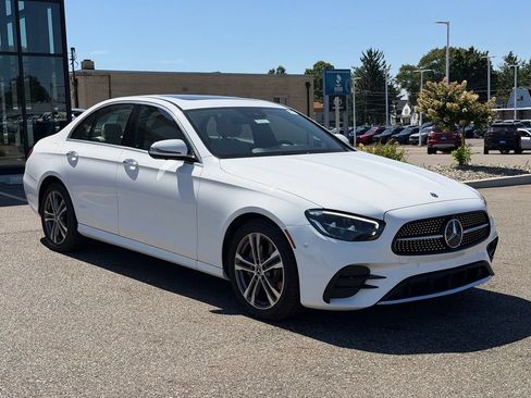 Used 2022 Mercedes-Benz E 350 4MATIC Sedan image 7
