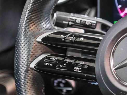 Certified 2023 Mercedes-Benz GLC 300 image 22