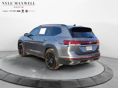 Used 2024 Volkswagen Atlas SE FWD image 14