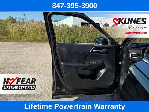 Used 2024 Mitsubishi Outlander SE image 30