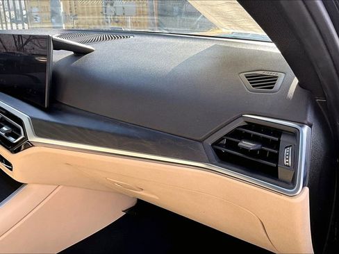 Used 2023 BMW 330e image 21