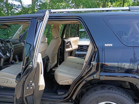 Used 2023 Toyota 4Runner SR5 Premium w/ Moonroof Package AWD/4WD image 13