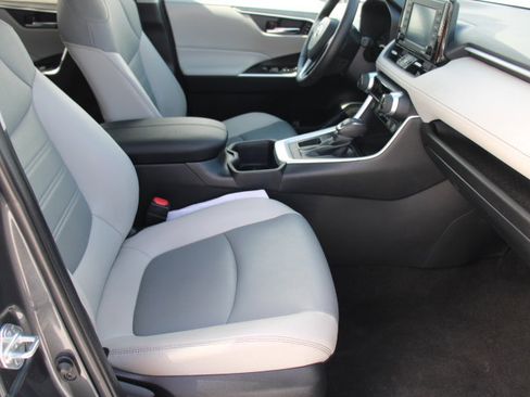Used 2022 Toyota RAV4 XLE Premium FWD image 20