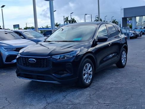 Used 2024 Ford Escape Active w/ Tech Pack #1 FWD image 2