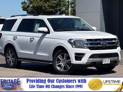 Used 2023 Ford Expedition Limited AWD/4WD image 2