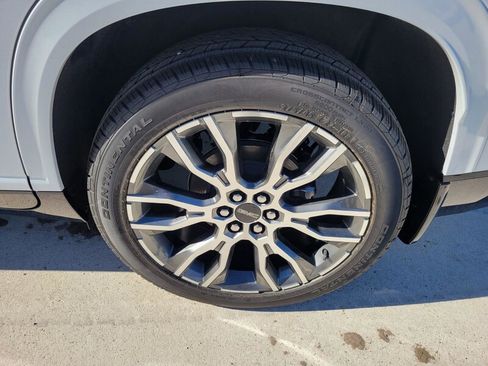 New 2026 GMC Acadia Denali Ultimate w/ LPO, Floor Liner Package FWD image 10