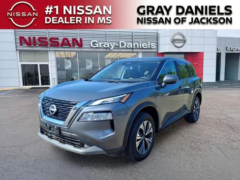 Used 2023 Nissan Rogue SV FWD image 3
