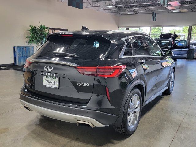 Used 2020 INFINITI QX50 Luxe w/ Navigation Package AWD/4WD image 5