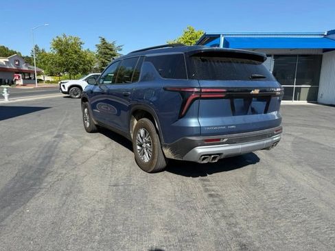 Used 2025 Chevrolet Traverse LT AWD/4WD image 8
