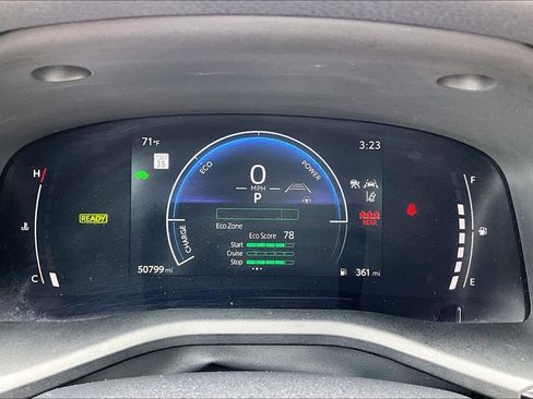 Used 2025 Toyota Camry SE FWD image 18