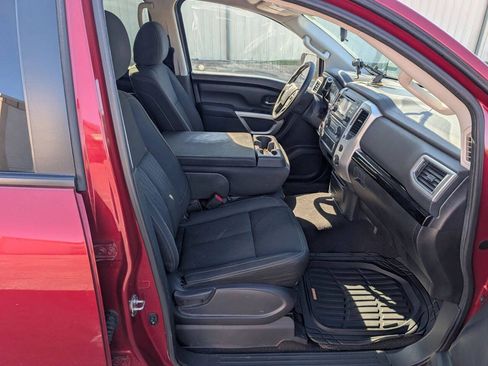 Used 2017 Nissan Titan SV RWD image 15