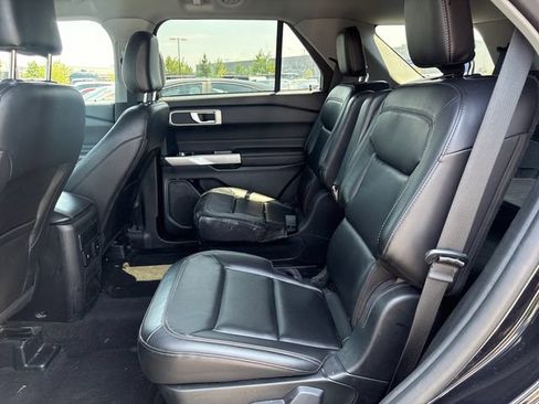Used 2023 Ford Explorer XLT w/ Equipment Group 202A AWD/4WD image 11