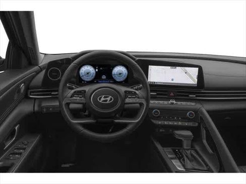 Used 2024 Hyundai Elantra Limited FWD image 7