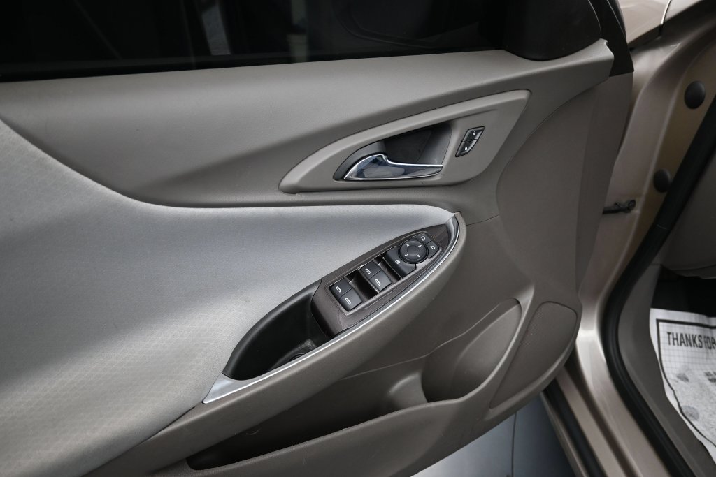 Used 2022 Chevrolet Malibu LT FWD image 27