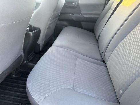 Used 2022 Toyota Tacoma SR w/ SR Convenience Package image 17