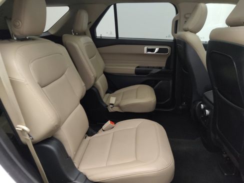 Used 2020 Ford Explorer XLT w/ Equipment Group 202A image 19