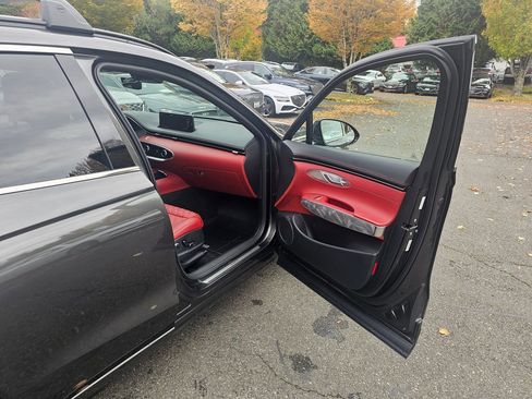 Certified 2025 Genesis GV70 3.5T Sport w/ Sport Advanced Package image 28